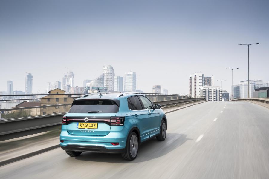  Volkswagen T-Cross R-Line 2019 года  (UK) (фото 3 из 19)